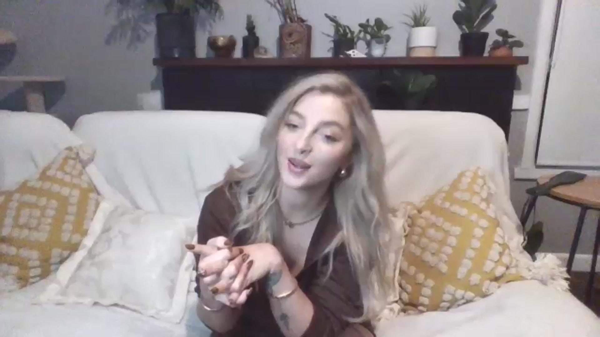 Gallery image thumbnail from GoddessAbbyJo's myfreecams stream on, 05/17/2024, 13:26 image 6 of 20