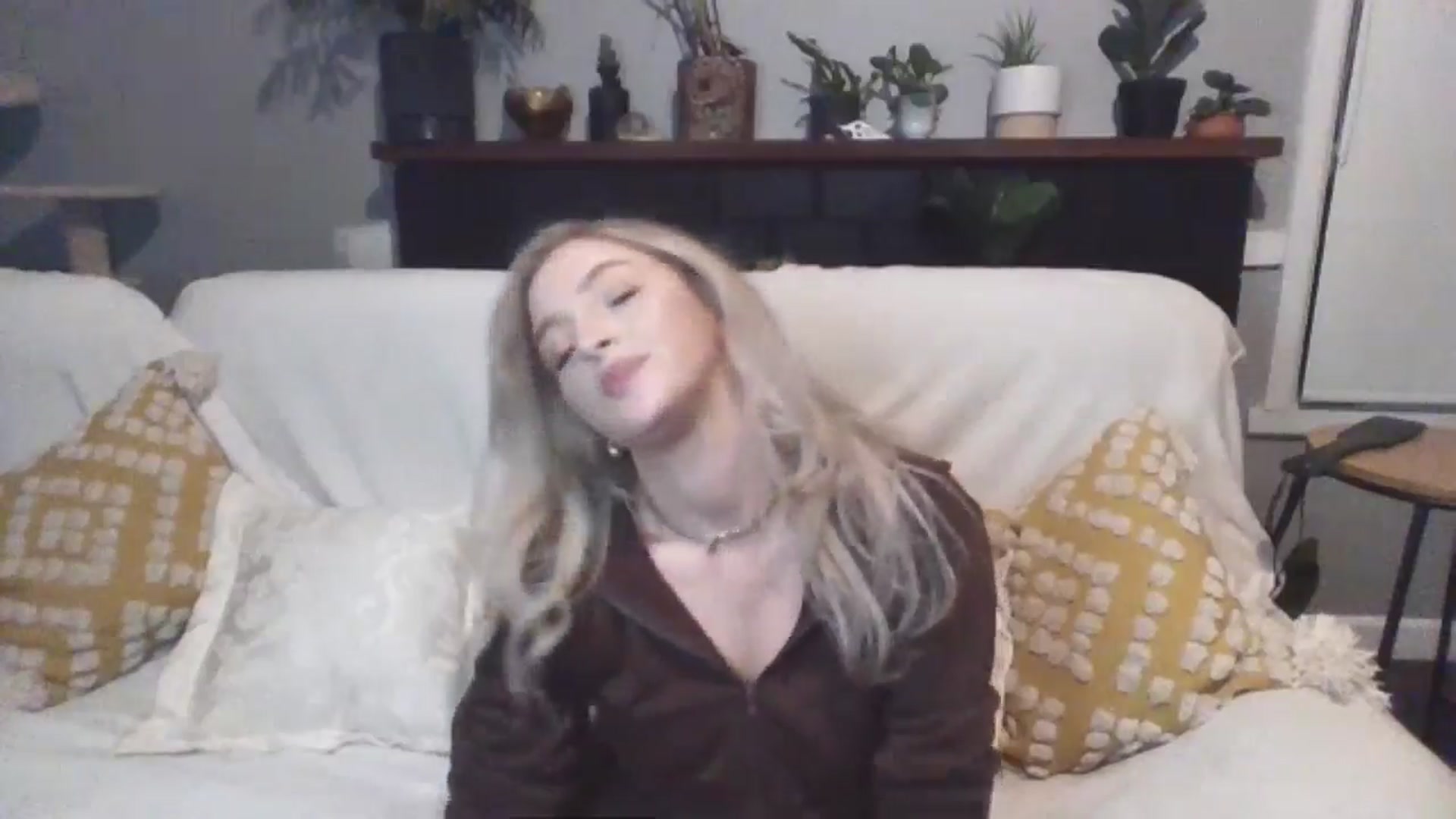 Gallery image thumbnail from GoddessAbbyJo's myfreecams stream on, 05/17/2024, 13:26 image 14 of 20