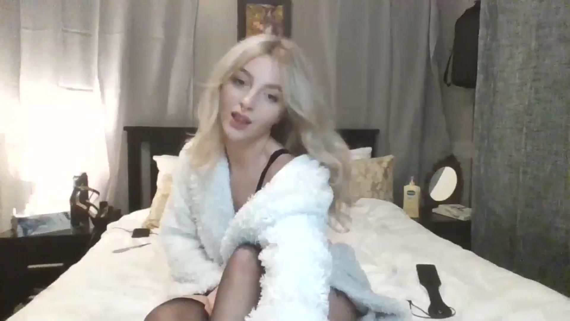 Gallery image thumbnail from GoddessAbbyJo's myfreecams stream on, 05/22/2024, 08:33 image 12 of 20
