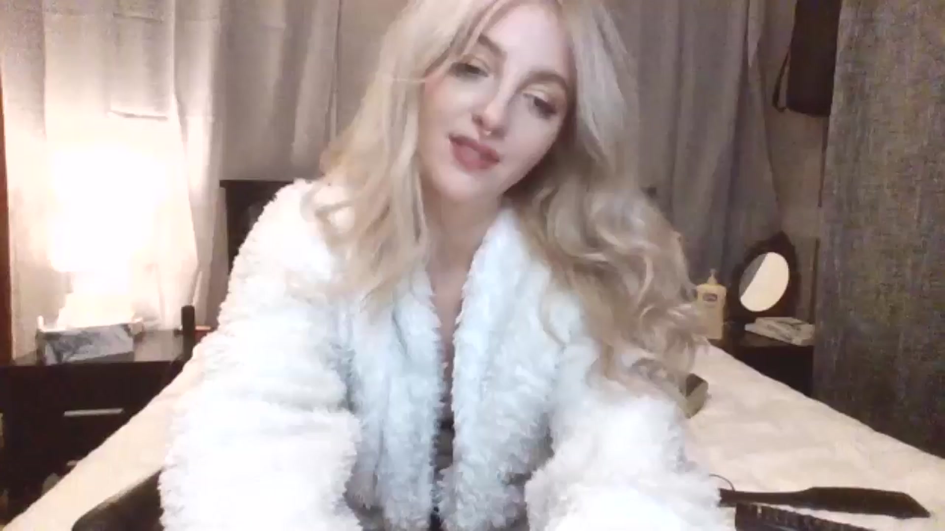 Gallery image thumbnail from GoddessAbbyJo's myfreecams stream on, 05/22/2024, 13:12 image 9 of 20
