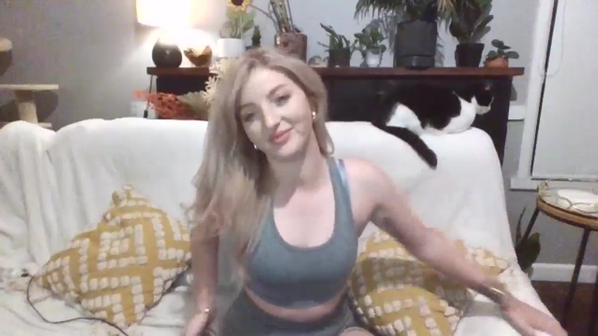Gallery image thumbnail from GoddessAbbyJo's myfreecams stream on, 05/23/2024, 09:10 image 6 of 20