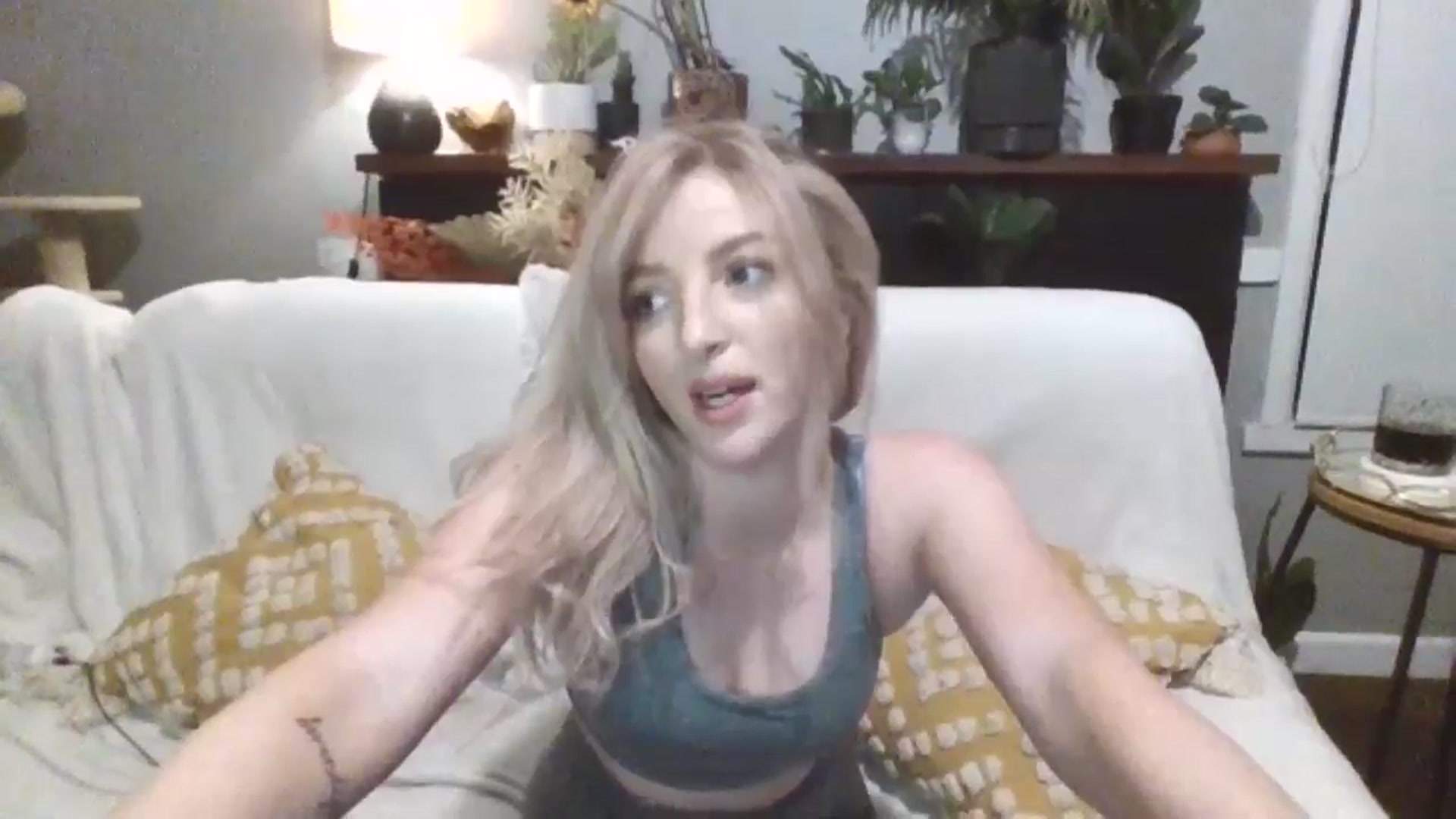 Gallery image thumbnail from GoddessAbbyJo's myfreecams stream on, 05/23/2024, 09:10 image 3 of 20