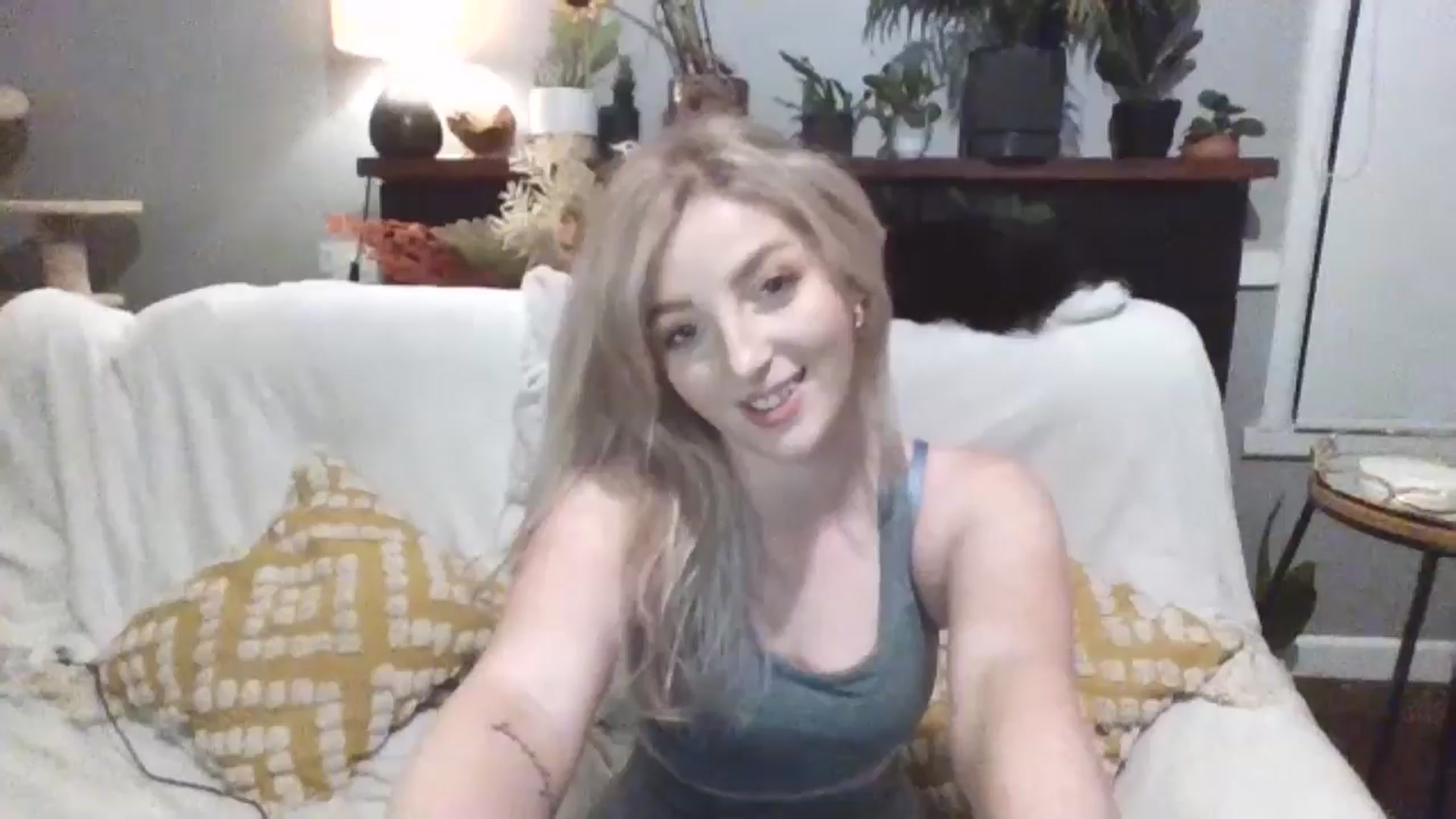Gallery image thumbnail from GoddessAbbyJo's myfreecams stream on, 05/23/2024, 09:10 image 11 of 20