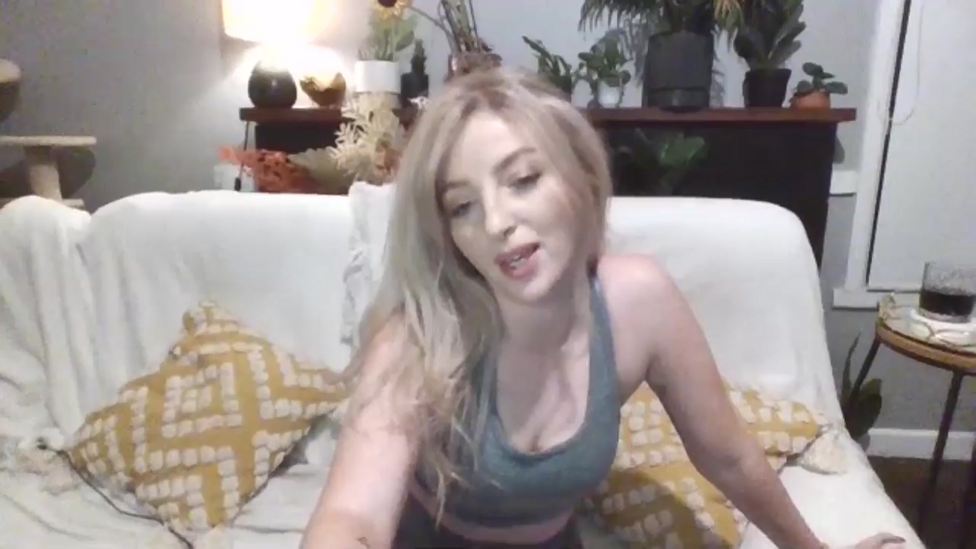 Gallery image thumbnail from GoddessAbbyJo's myfreecams stream on, 05/23/2024, 09:10 image 2 of 20