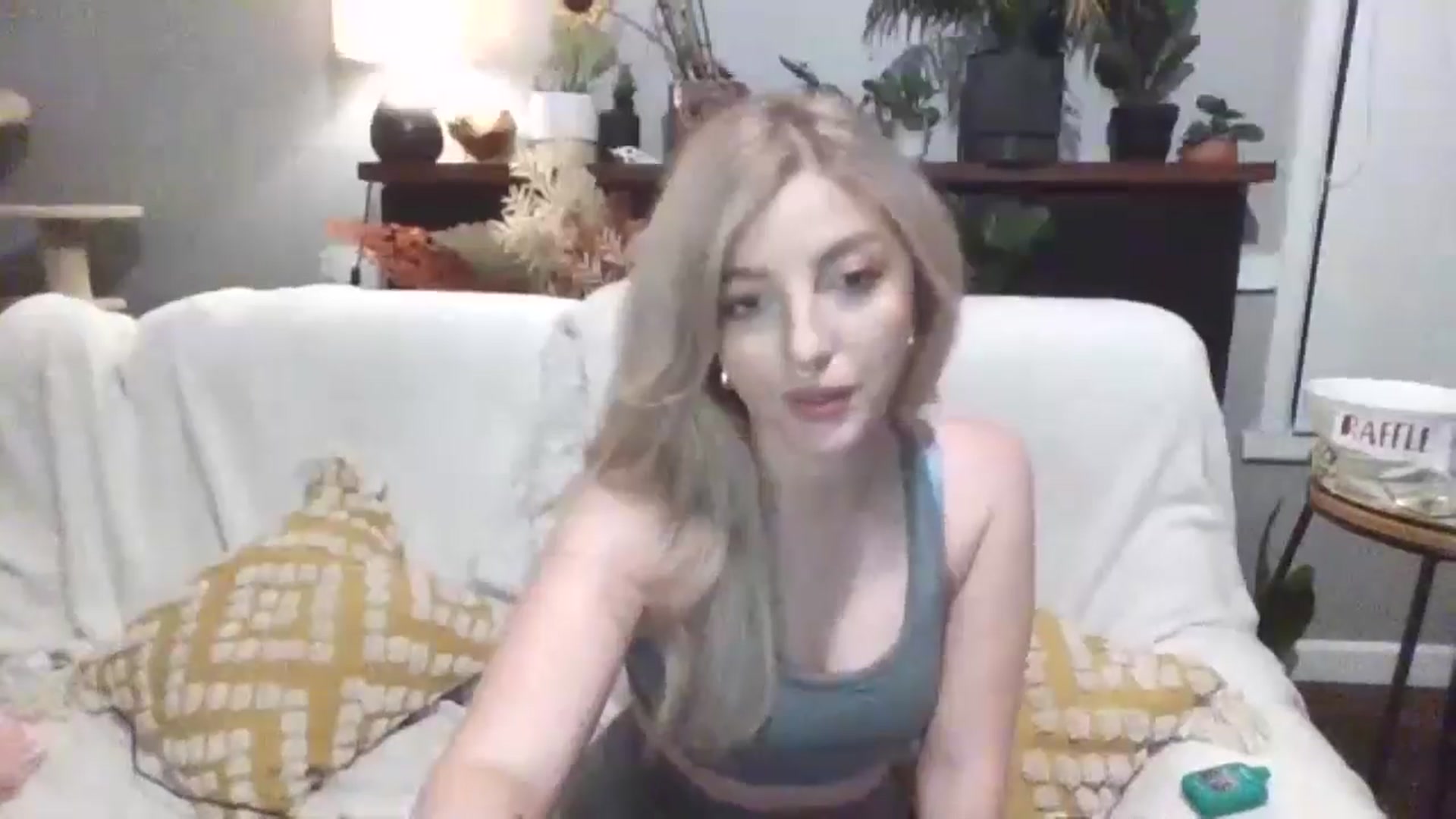 Gallery image thumbnail from GoddessAbbyJo's myfreecams stream on, 05/23/2024, 11:31 image 10 of 20