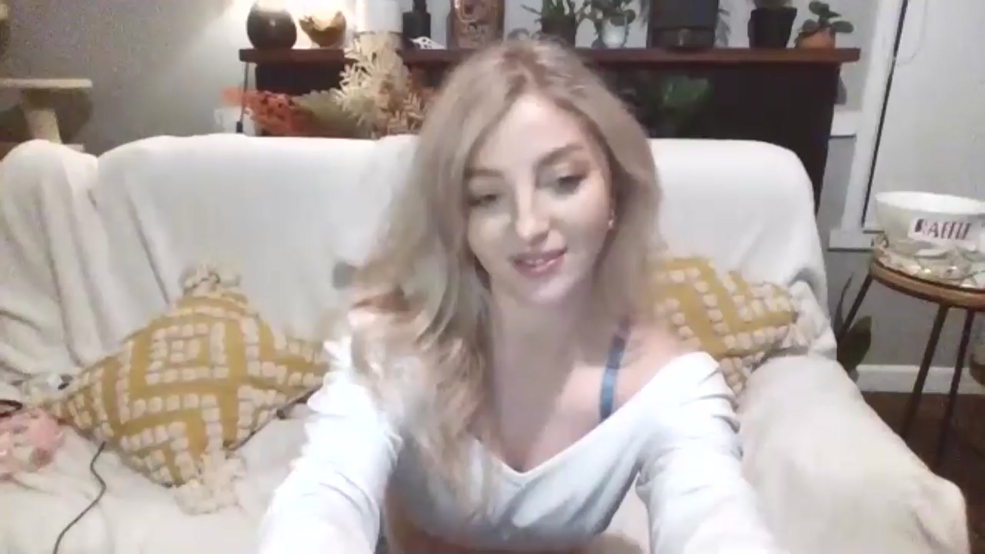 Gallery image thumbnail from GoddessAbbyJo's myfreecams stream on, 05/23/2024, 13:16 image 12 of 20
