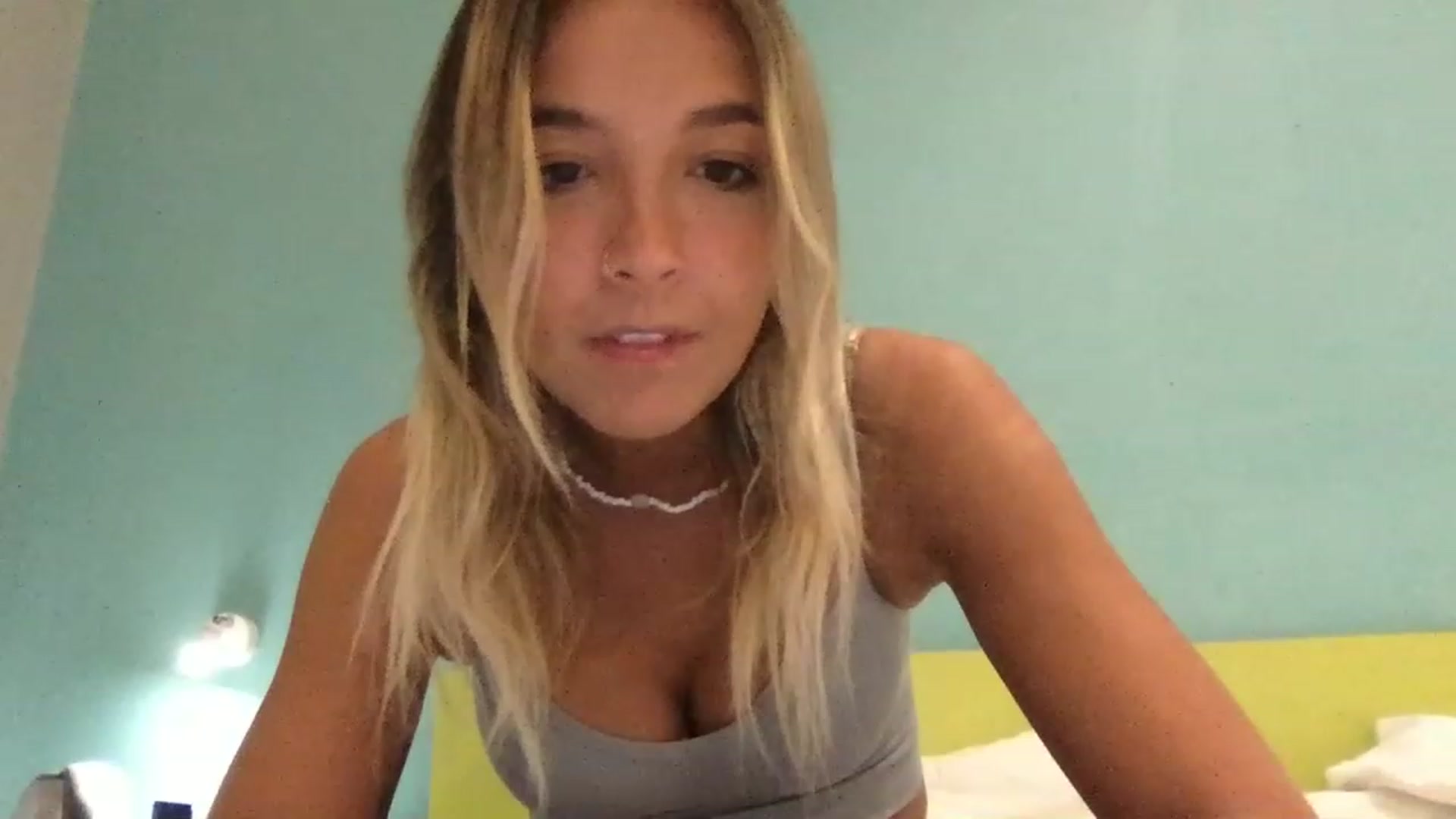 Gallery image thumbnail from GoddessAzara's myfreecams stream on, 11/27/2022, 14:06 image 13 of 20