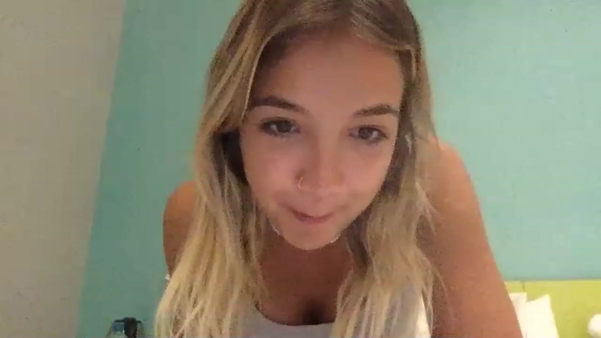 Gallery image thumbnail from GoddessAzara's myfreecams stream on, 11/27/2022, 19:15 image 6 of 20