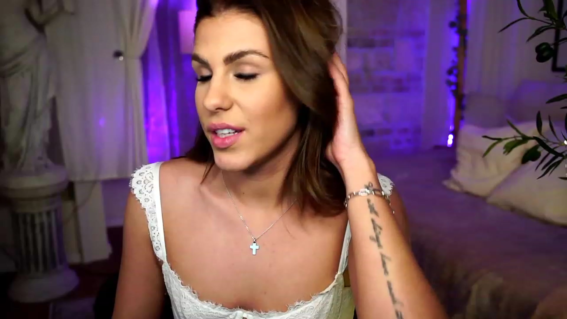 Gallery image thumbnail from GoddessBbby's myfreecams stream on, 12/27/2022, 19:31 image 14 of 20