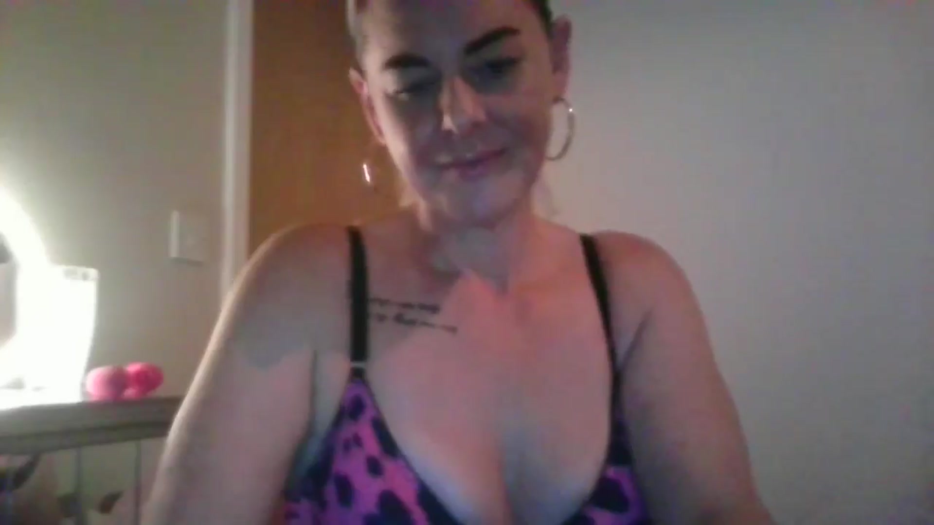 Gallery image thumbnail from GoddessBleu's myfreecams stream on, 11/22/2024, 11:39 image 7 of 20