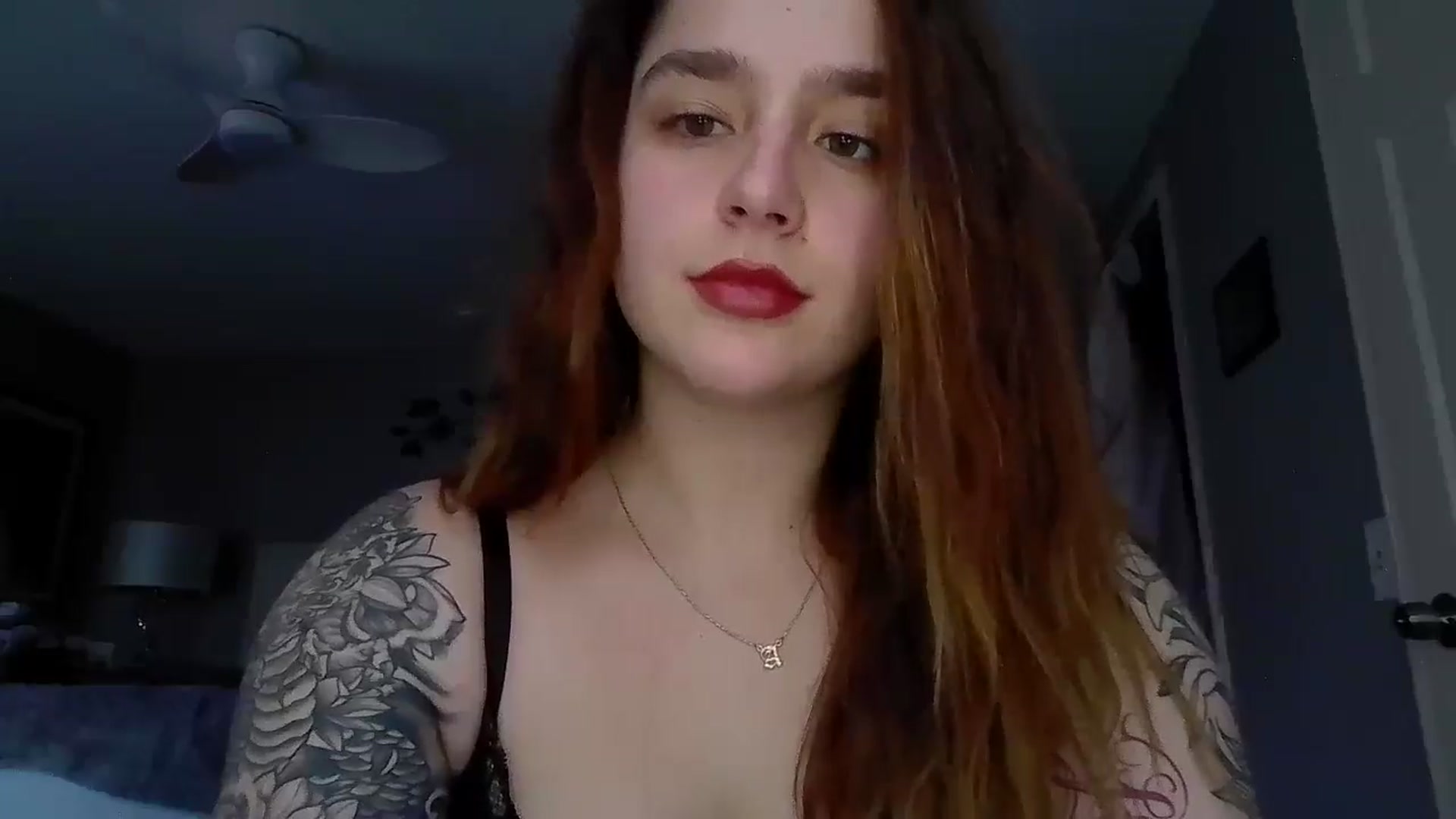 Gallery image thumbnail from GoddessGianna's myfreecams stream on, 03/04/2025, 15:59 image 16 of 20