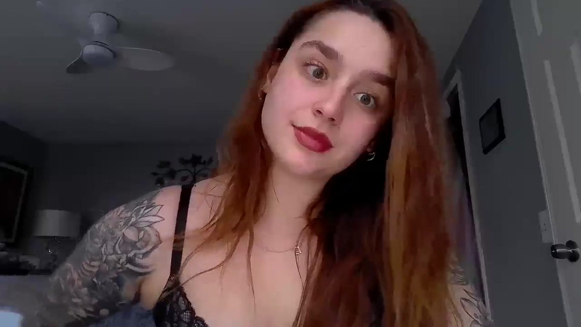 Gallery image thumbnail from GoddessGianna's myfreecams stream on, 03/04/2025, 17:26 image 4 of 20