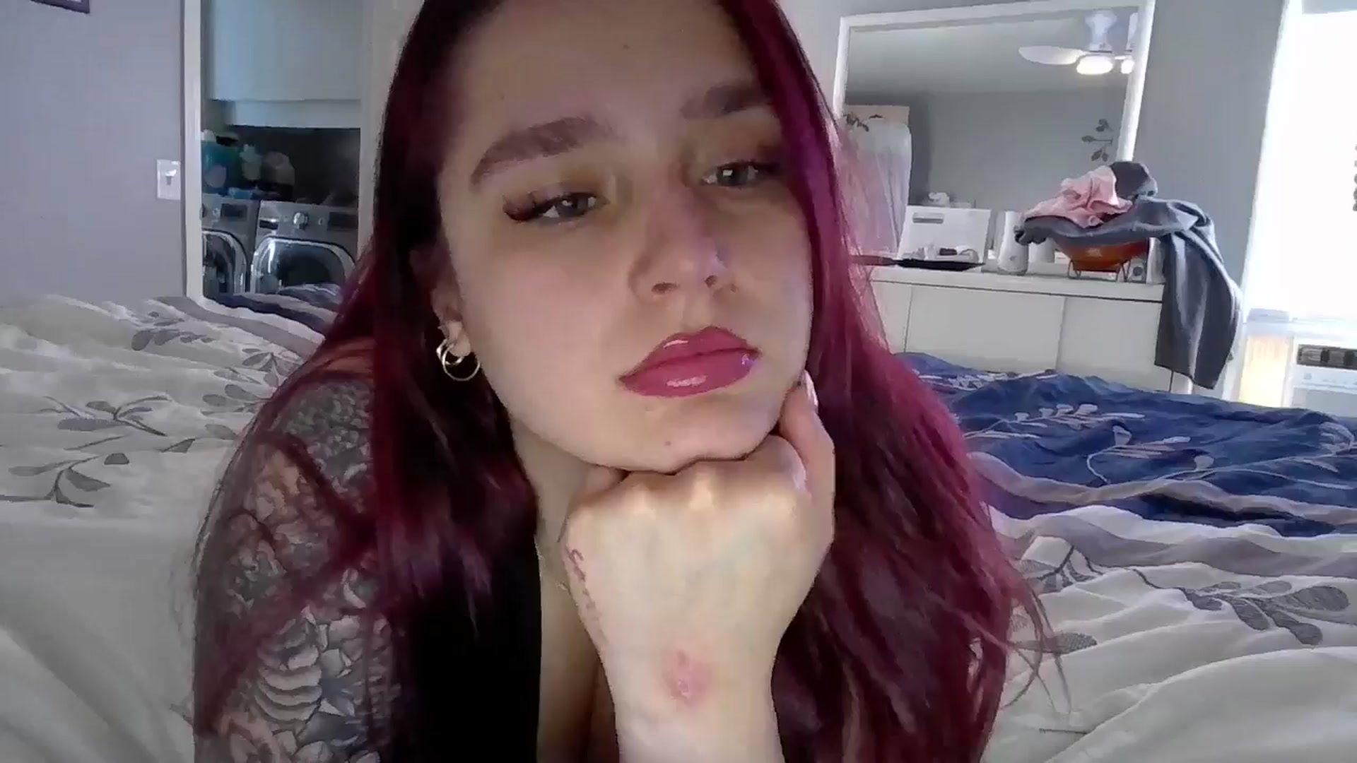 Gallery image thumbnail from GoddessGianna's myfreecams stream on, 04/10/2025, 14:35 image 17 of 20