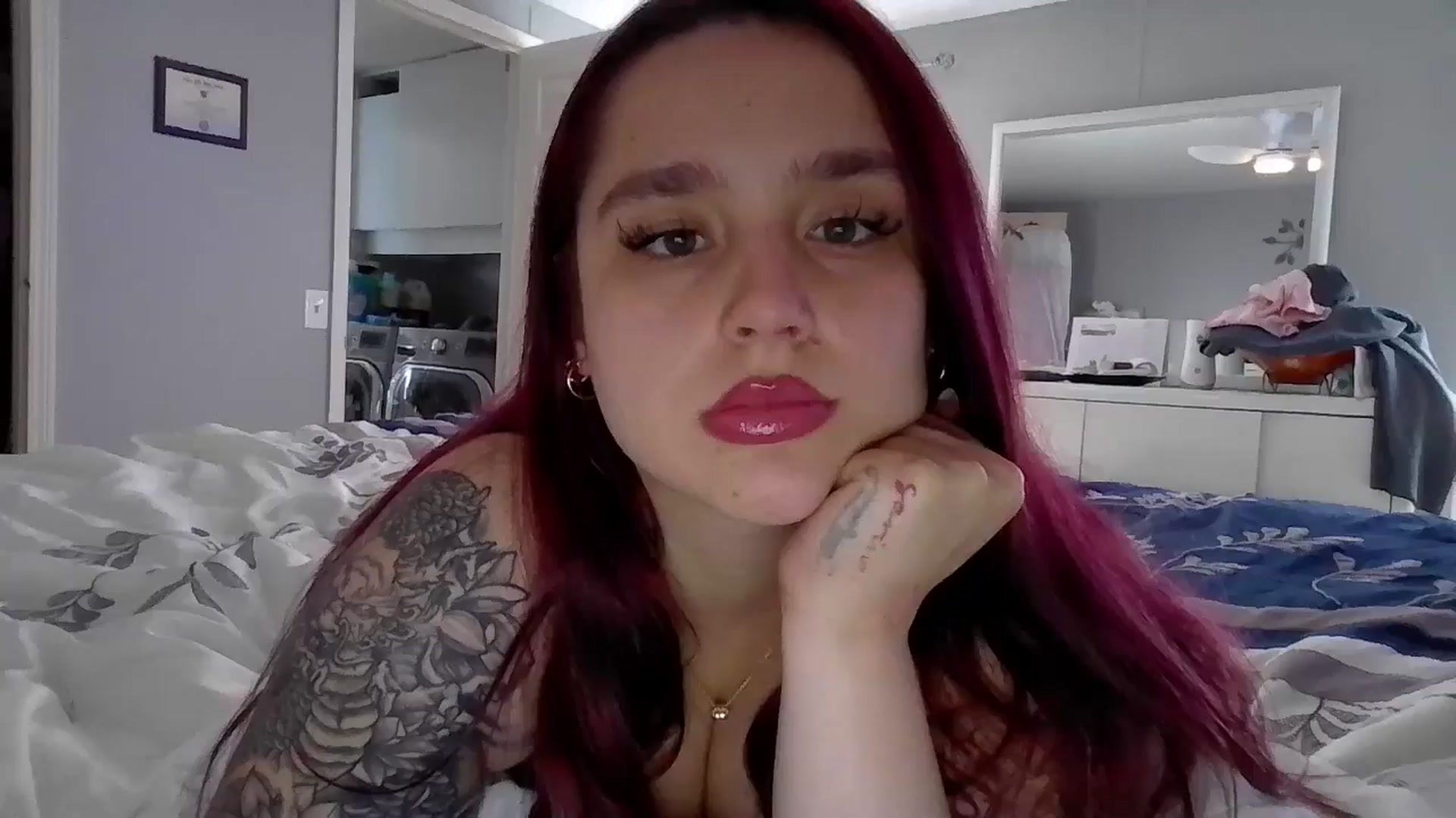 Gallery image thumbnail from GoddessGianna's myfreecams stream on, 04/10/2025, 15:59 image 6 of 20