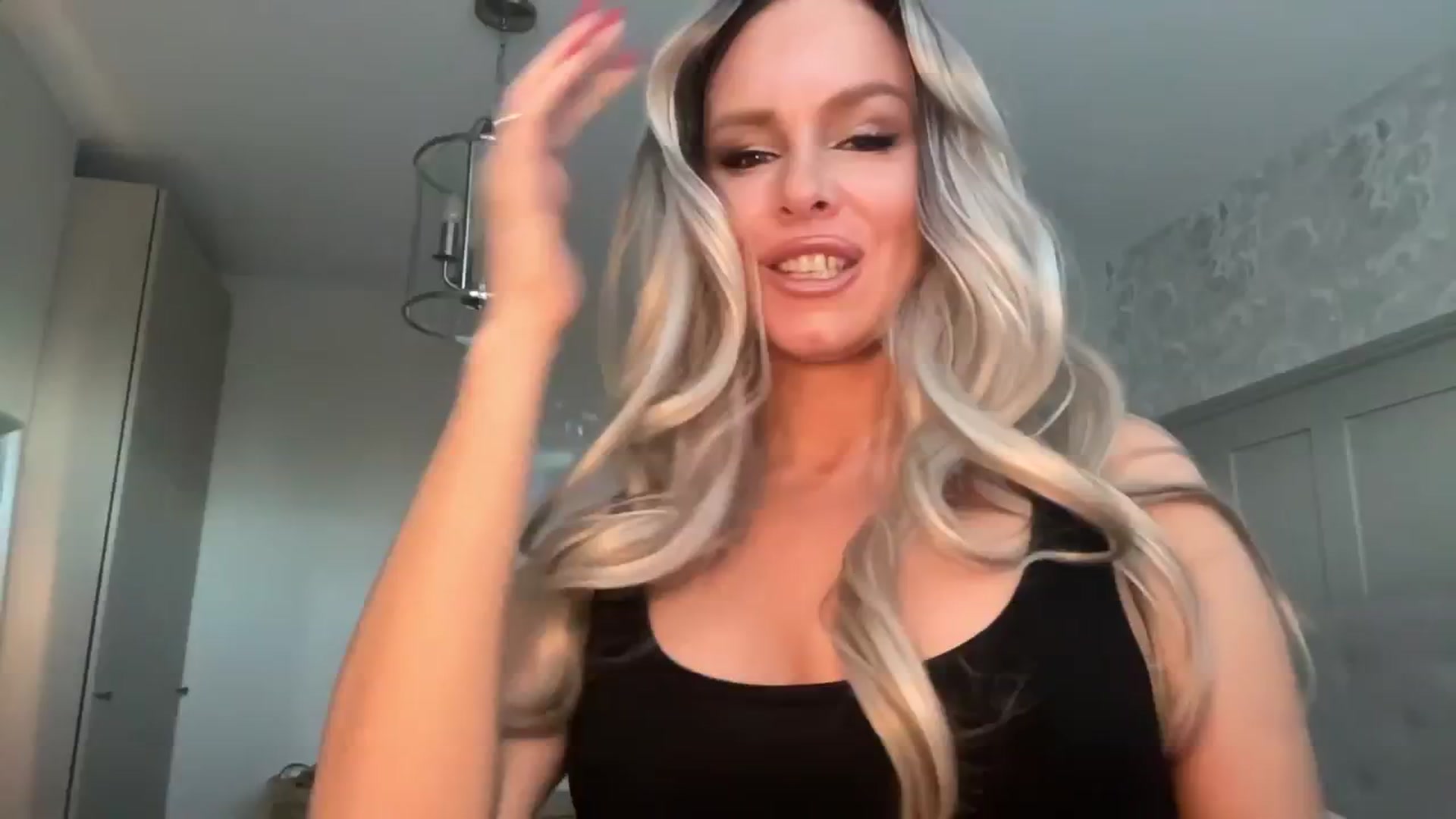 Gallery image thumbnail from GoddessHardy's myfreecams stream on, 11/22/2024, 14:58 image 14 of 20