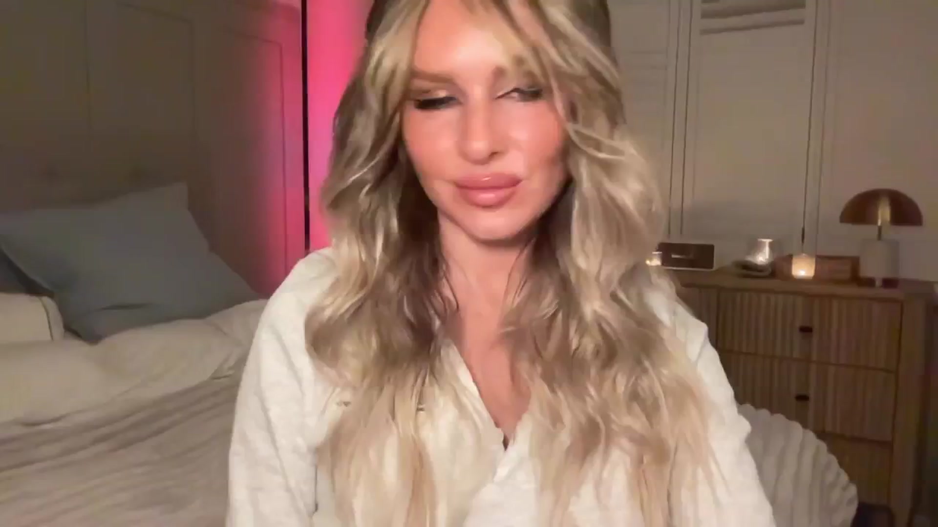 Gallery image thumbnail from GoddessHardy's myfreecams stream on, 11/27/2024, 18:31 image 19 of 20