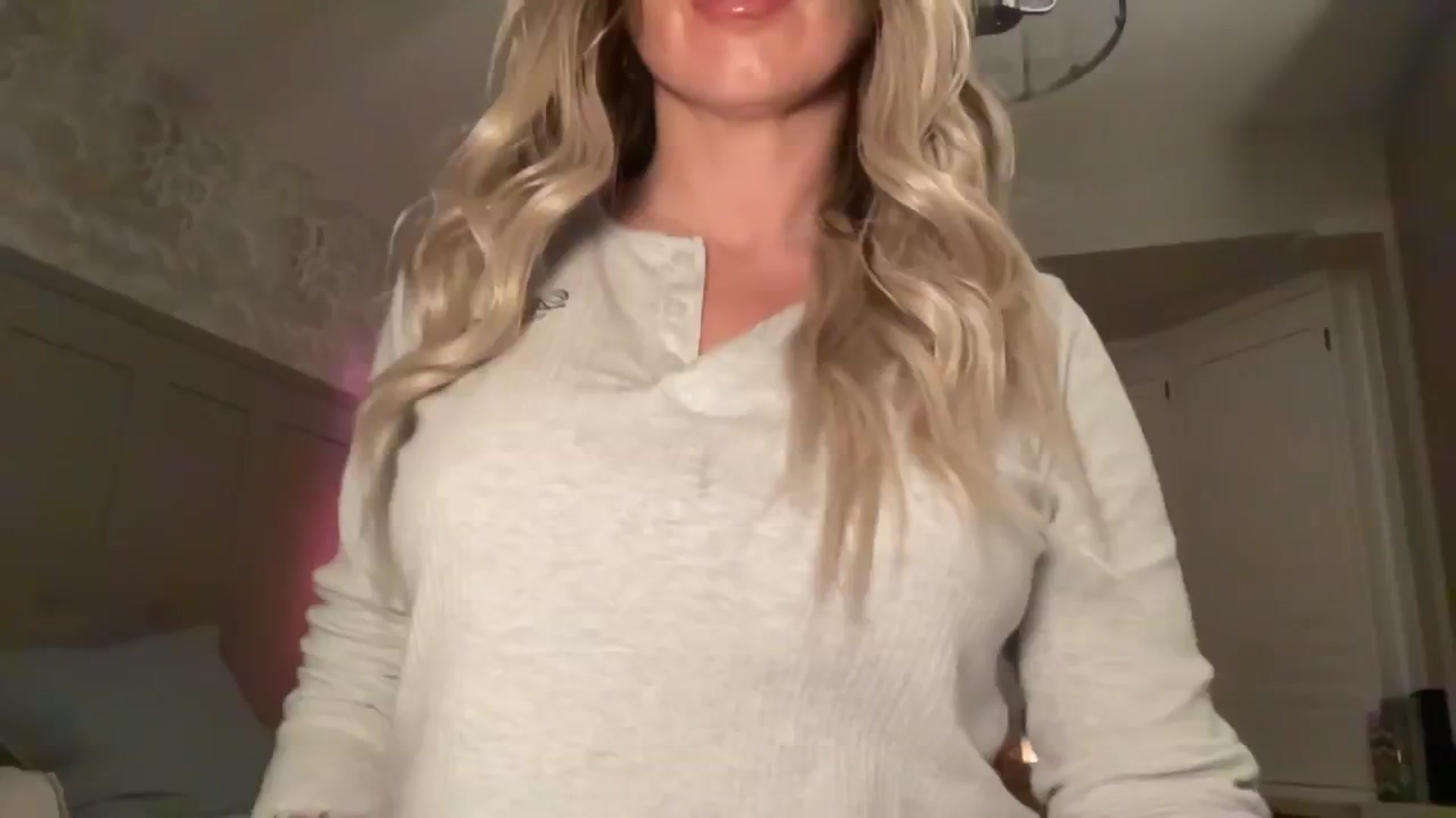 Gallery image thumbnail from GoddessHardy's myfreecams stream on, 11/27/2024, 20:23 image 1 of 20