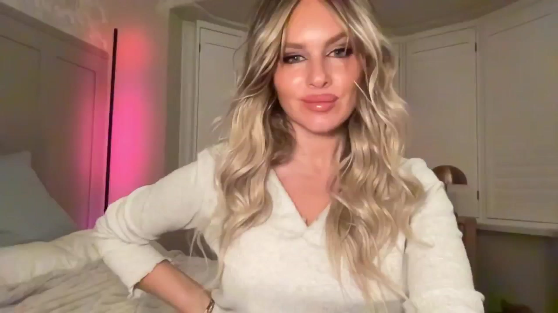 Gallery image thumbnail from GoddessHardy's myfreecams stream on, 11/27/2024, 20:23 image 16 of 20