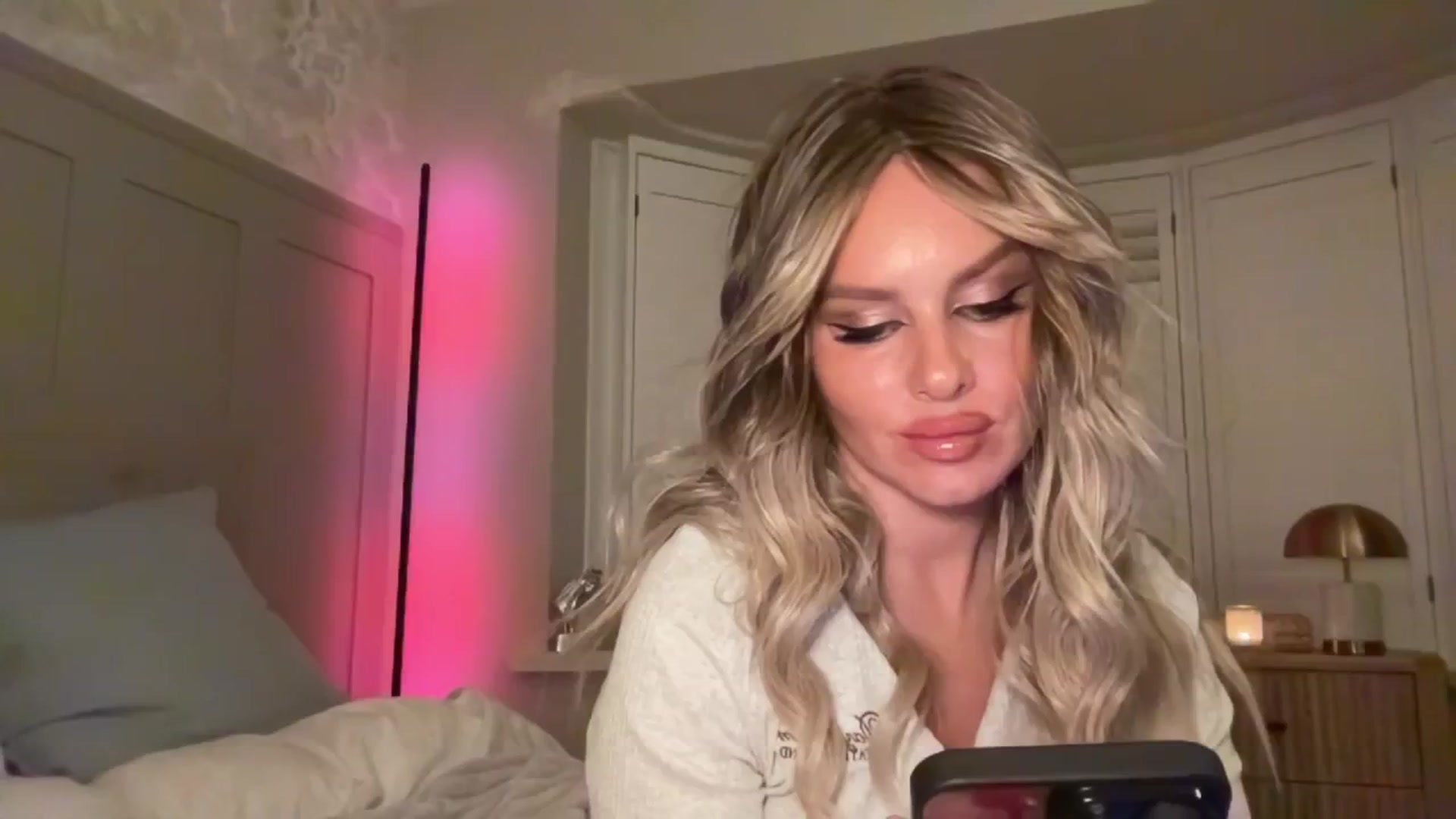 Gallery image thumbnail from GoddessHardy's myfreecams stream on, 11/27/2024, 20:35 image 4 of 20