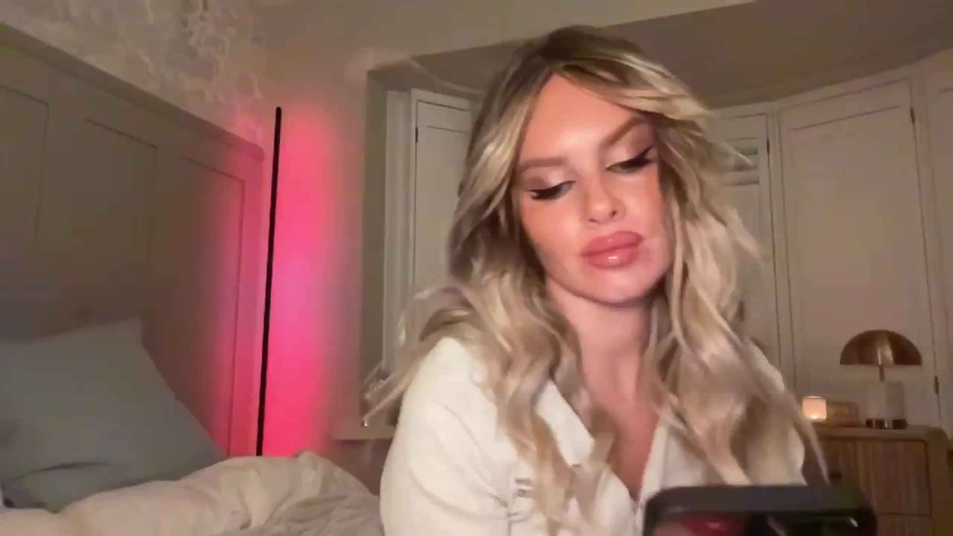 Gallery image thumbnail from GoddessHardy's myfreecams stream on, 11/27/2024, 20:35 image 3 of 20