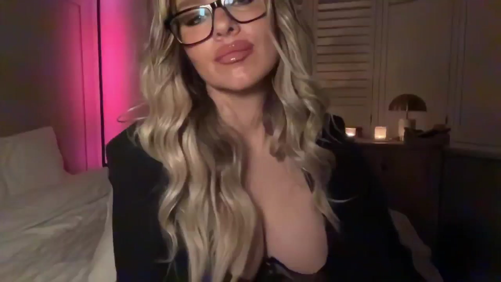 Gallery image thumbnail from GoddessHardy's myfreecams stream on, 12/04/2024, 24:00 image 5 of 20