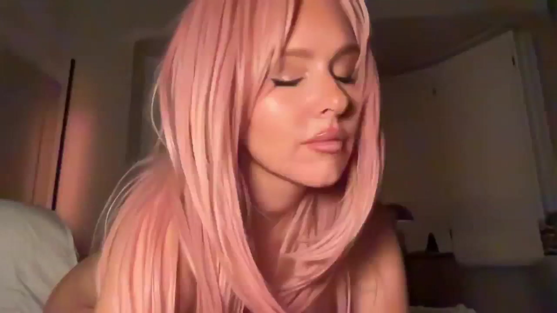 Gallery image thumbnail from GoddessHardy's myfreecams stream on, 12/24/2024, 01:02 image 20 of 20
