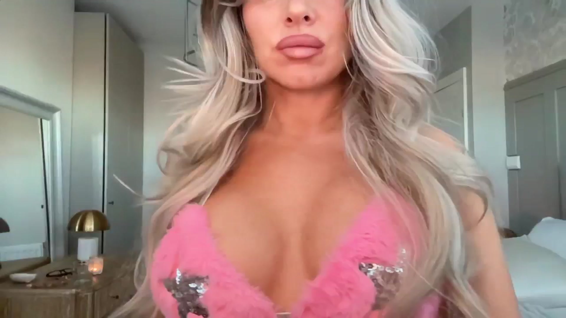 Gallery image thumbnail from GoddessHardy's myfreecams stream on, 01/02/2025, 15:21 image 2 of 20