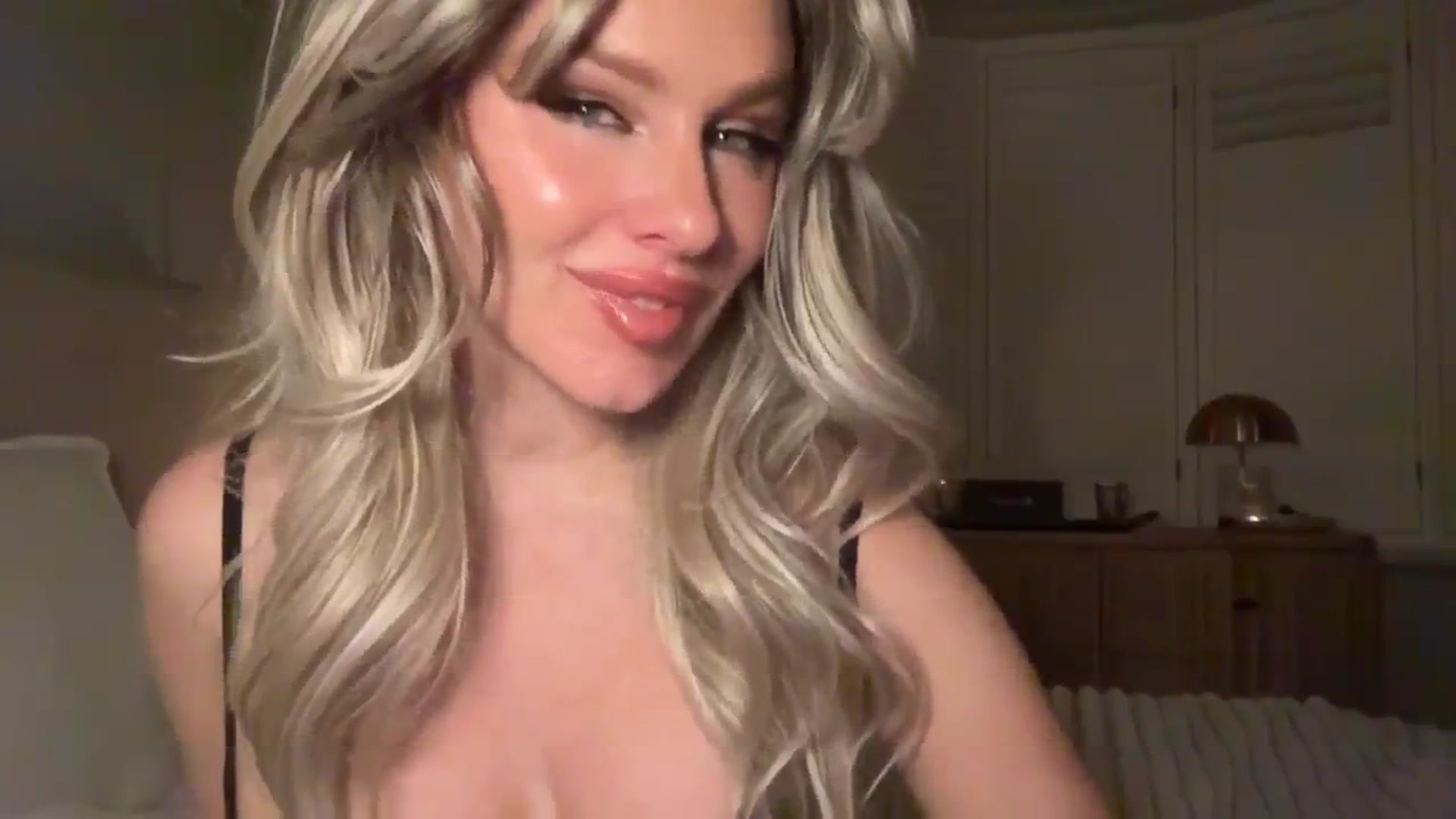 Gallery image thumbnail from GoddessHardy's myfreecams stream on, 01/12/2025, 01:18 image 10 of 20