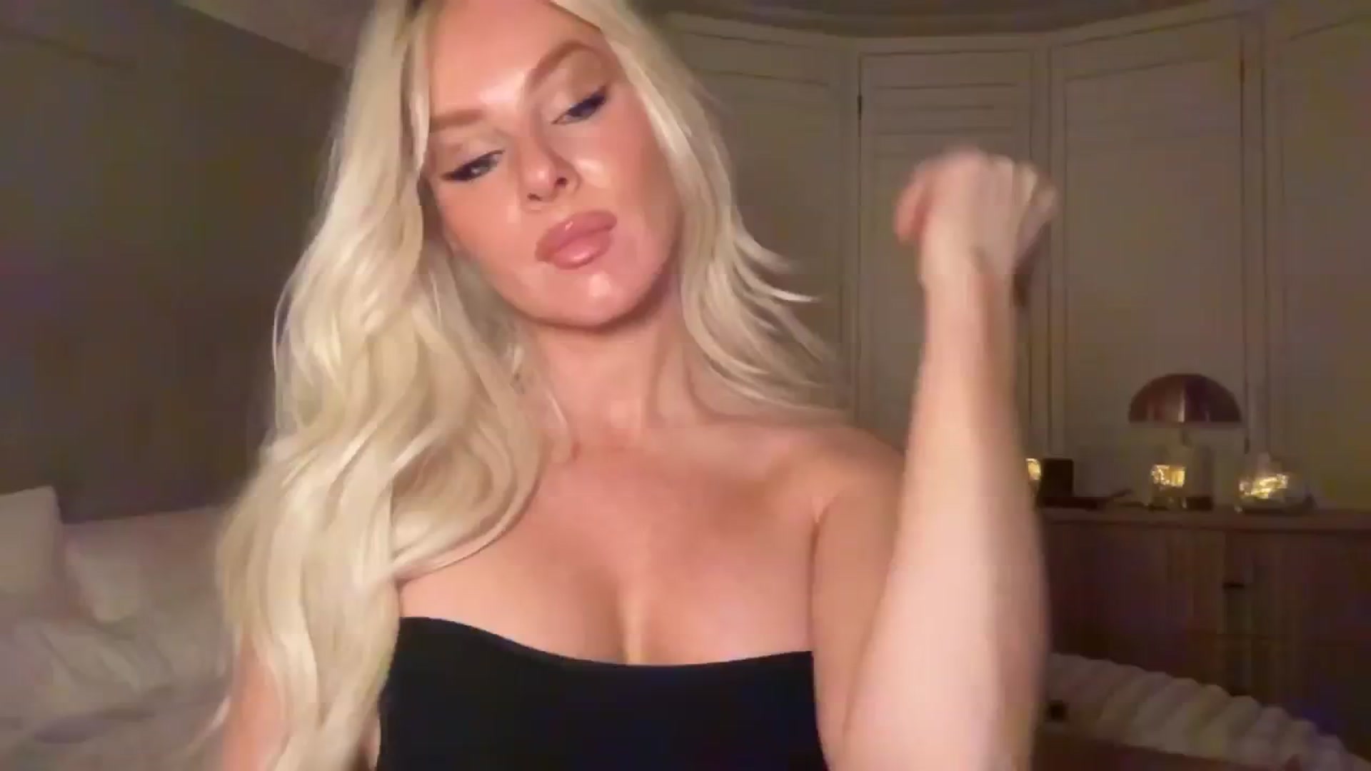 Gallery image thumbnail from GoddessHardy's myfreecams stream on, 02/02/2025, 22:55 image 11 of 20
