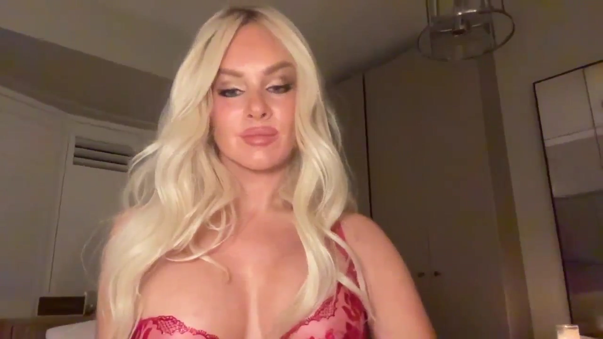 Gallery image thumbnail from GoddessHardy's myfreecams stream on, 03/21/2025, 24:03 image 16 of 20