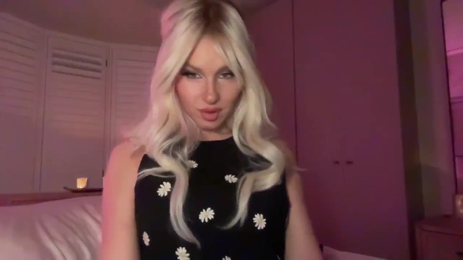 Gallery image thumbnail from GoddessHardy's myfreecams stream on, 04/15/2025, 21:56 image 17 of 20