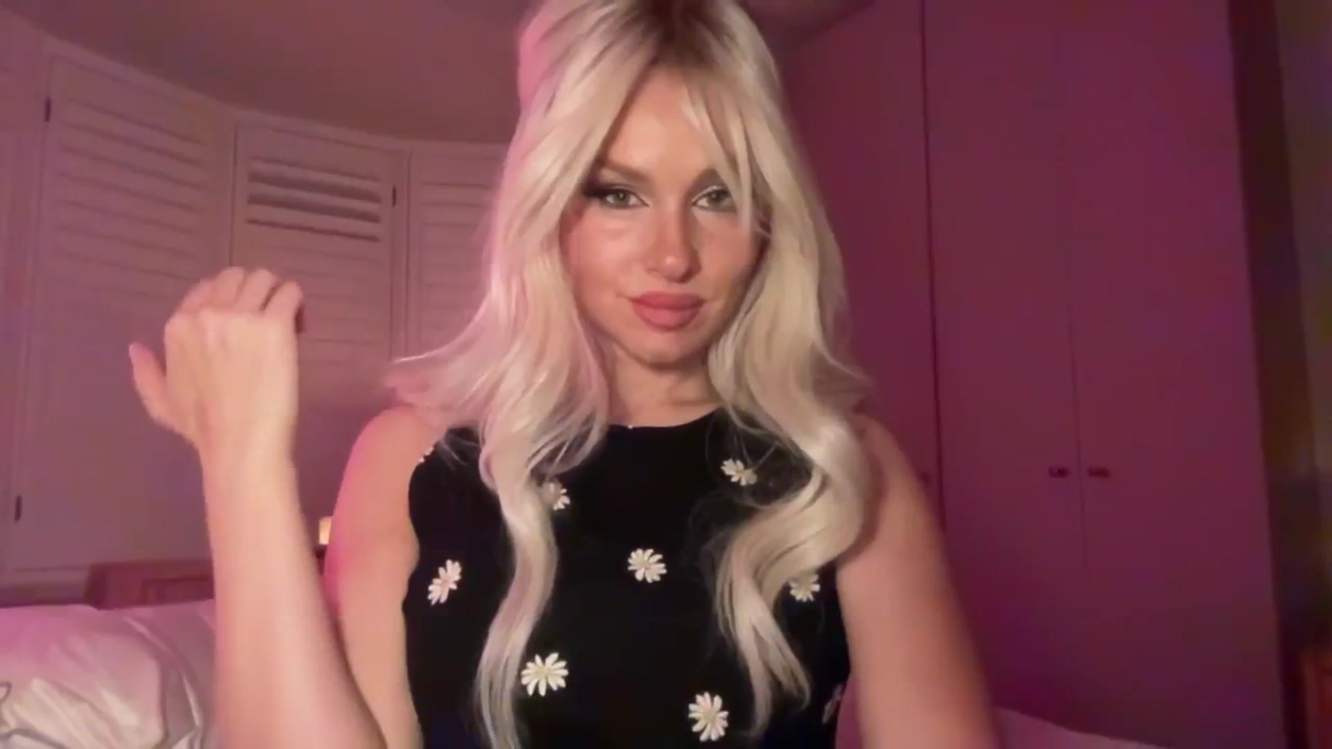 Gallery image thumbnail from GoddessHardy's myfreecams stream on, 04/15/2025, 21:56 image 20 of 20