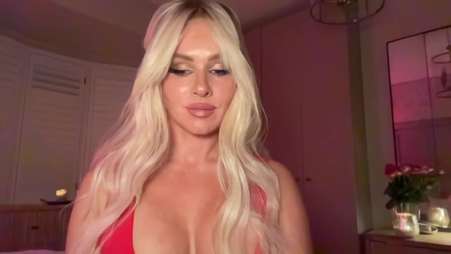 Gallery image thumbnail from GoddessHardy's myfreecams stream on, 04/20/2025, 21:37 image 6 of 20