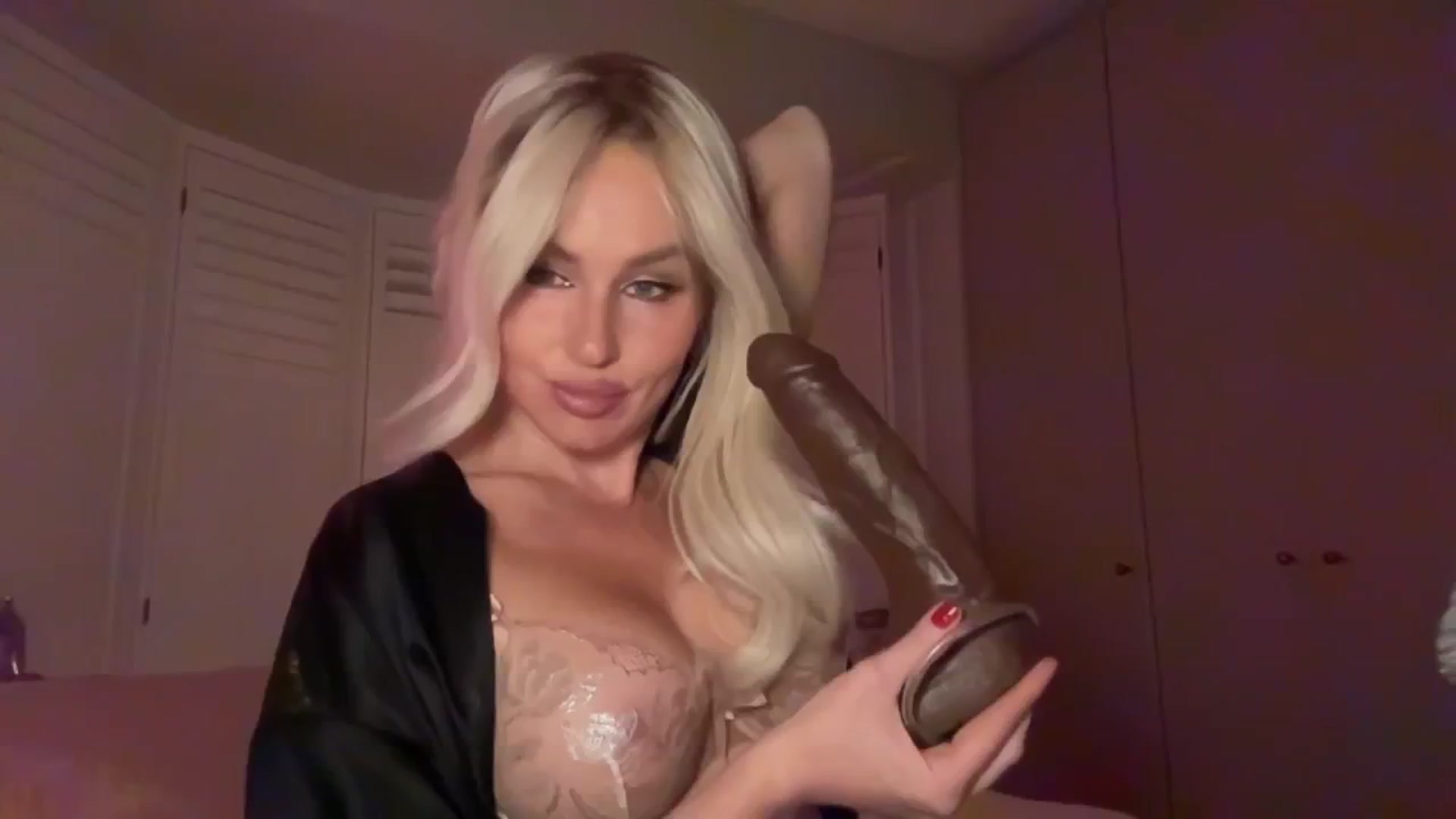 Gallery image thumbnail from GoddessHardy's myfreecams stream on, 04/27/2025, 22:47 image 13 of 20