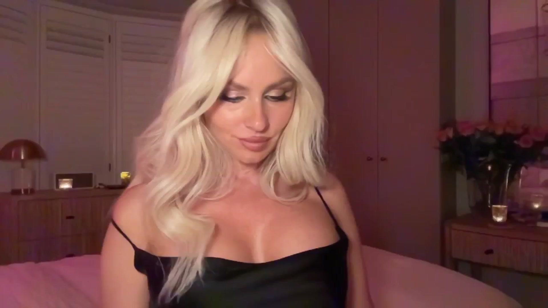Gallery image thumbnail from GoddessHardy's myfreecams stream on, 05/03/2025, 21:55 image 11 of 20