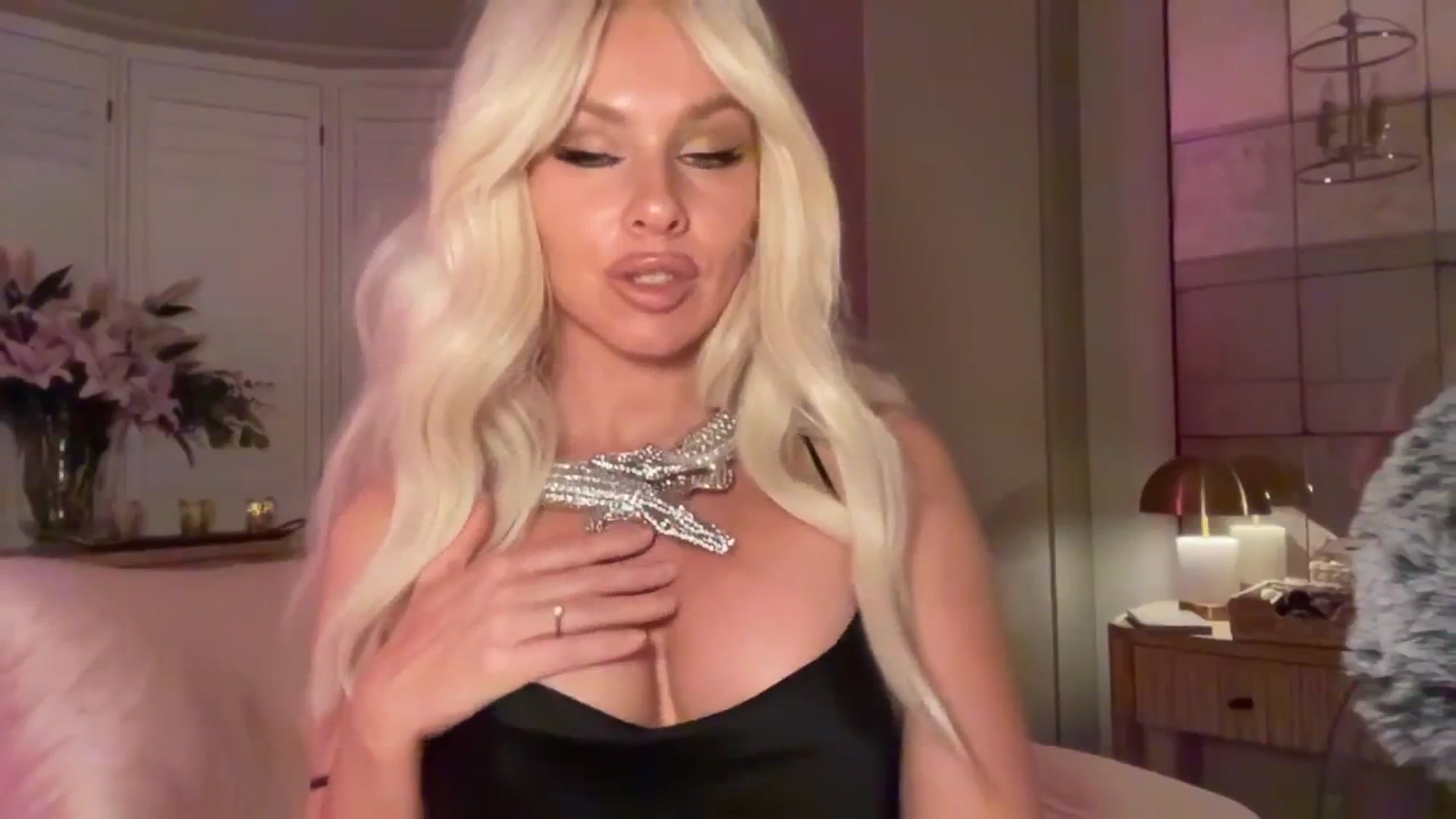 Gallery image thumbnail from GoddessHardy's myfreecams stream on, 06/22/2025, 21:48 image 19 of 20