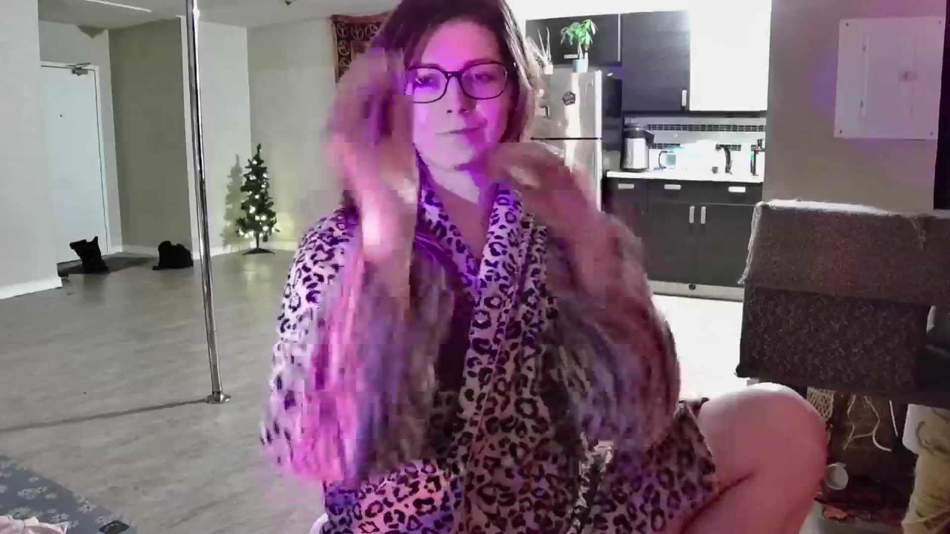 Gallery image thumbnail from GoddessJadee's myfreecams stream on, 12/25/2024, 23:07 image 15 of 20