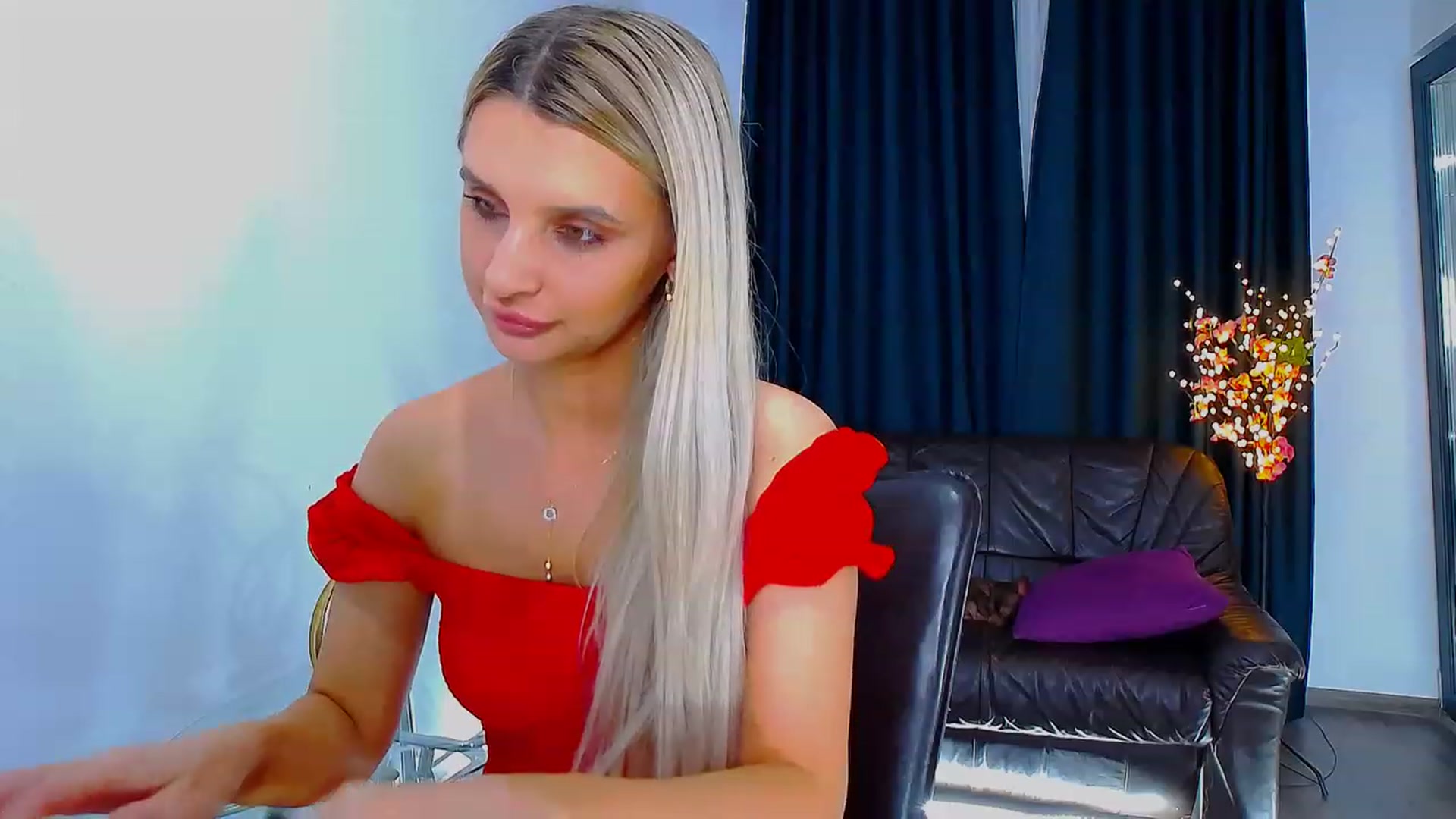 Gallery image thumbnail from GoddessKiarra's myfreecams stream on, 06/12/2023, 23:56 image 10 of 20