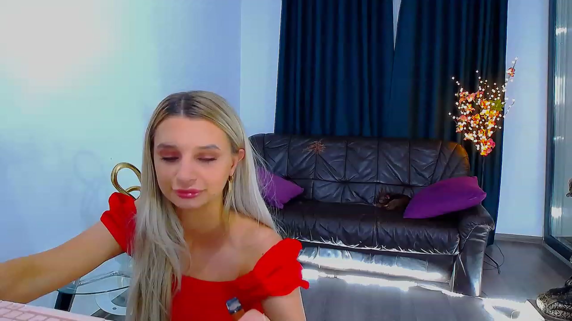 Gallery image thumbnail from GoddessKiarra's myfreecams stream on, 06/12/2023, 23:56 image 14 of 20