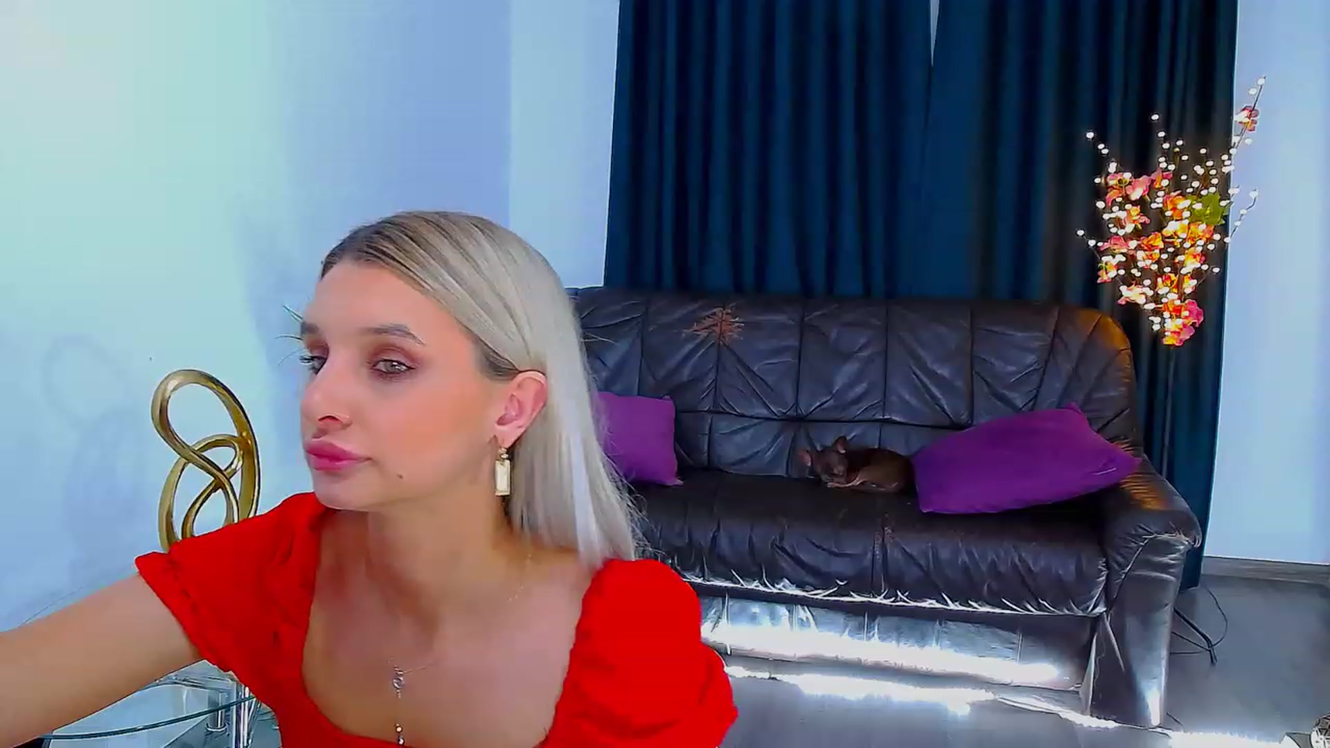Gallery image thumbnail from GoddessKiarra's myfreecams stream on, 06/12/2023, 23:56 image 4 of 20