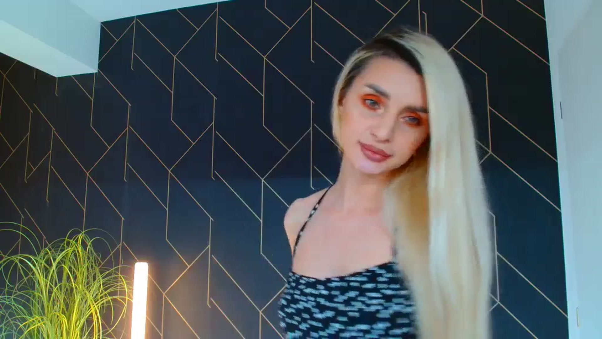 Gallery image thumbnail from GoddessKiarra's myfreecams stream on, 04/05/2024, 17:55 image 8 of 20