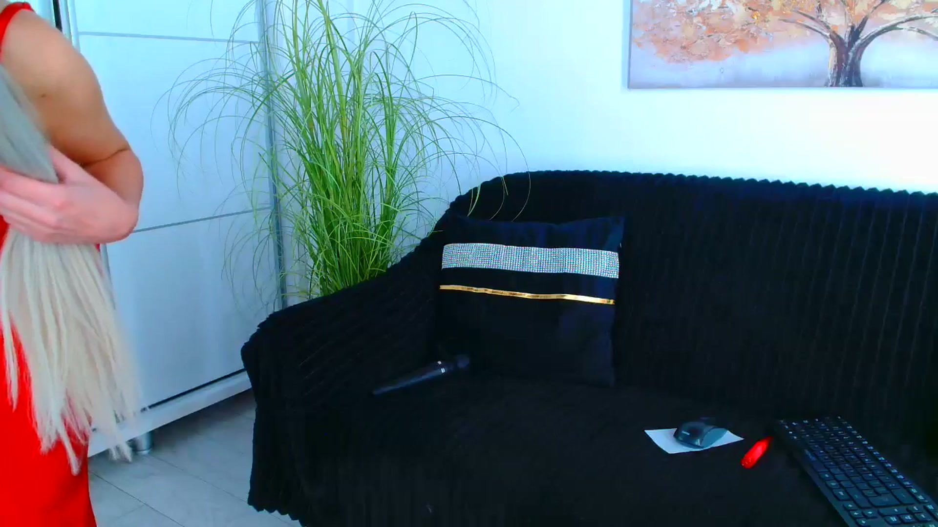Gallery image thumbnail from GoddessKiarra's myfreecams stream on, 10/15/2024, 19:43 image 3 of 20