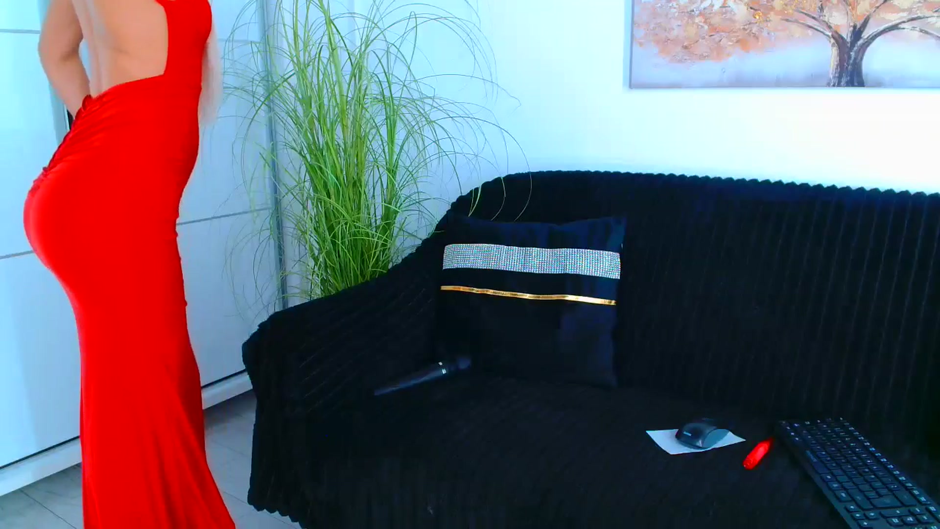Gallery image thumbnail from GoddessKiarra's myfreecams stream on, 10/15/2024, 19:43 image 5 of 20
