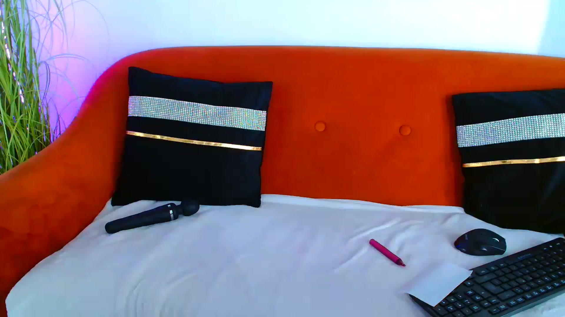 Gallery image thumbnail from GoddessKiarra's myfreecams stream on, 10/29/2024, 22:23 image 20 of 20
