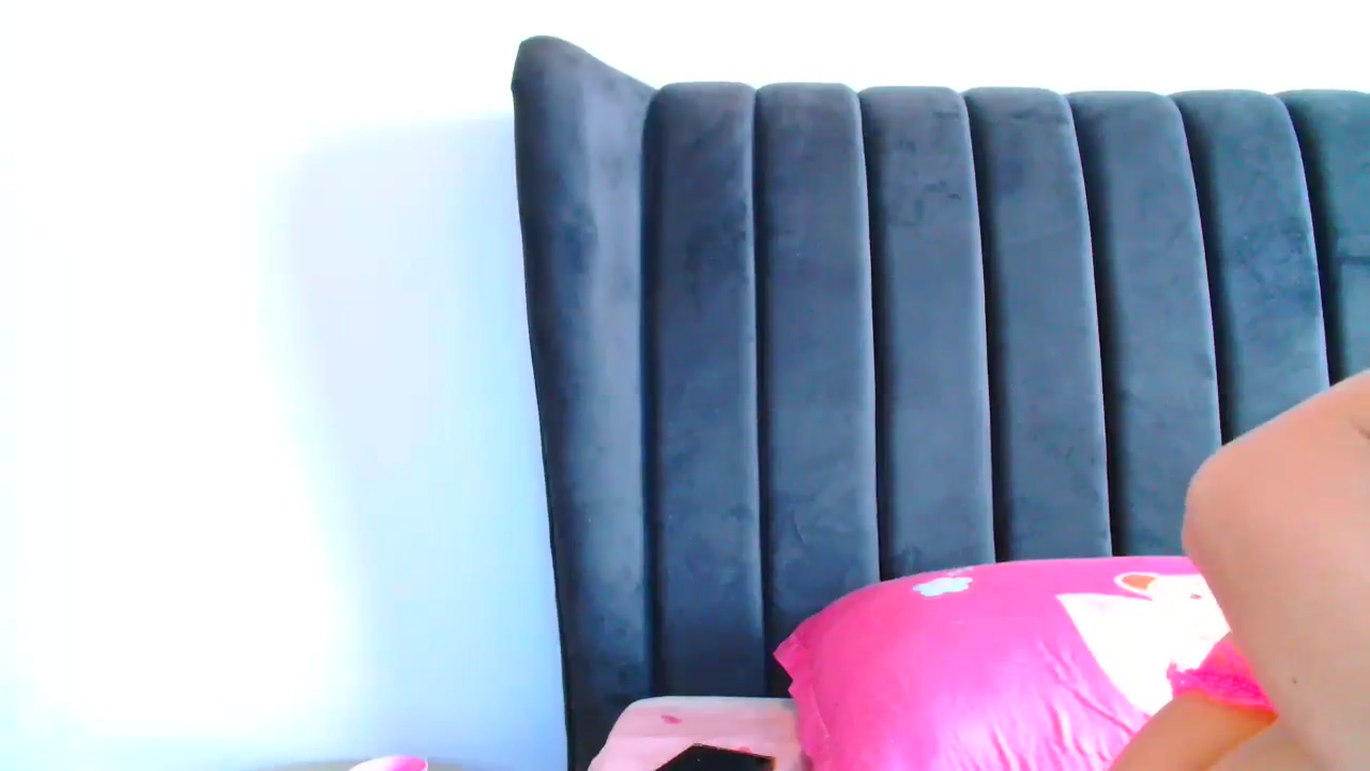 Gallery image thumbnail from GoddessKiarra's myfreecams stream on, 03/17/2025, 10:37 image 16 of 20