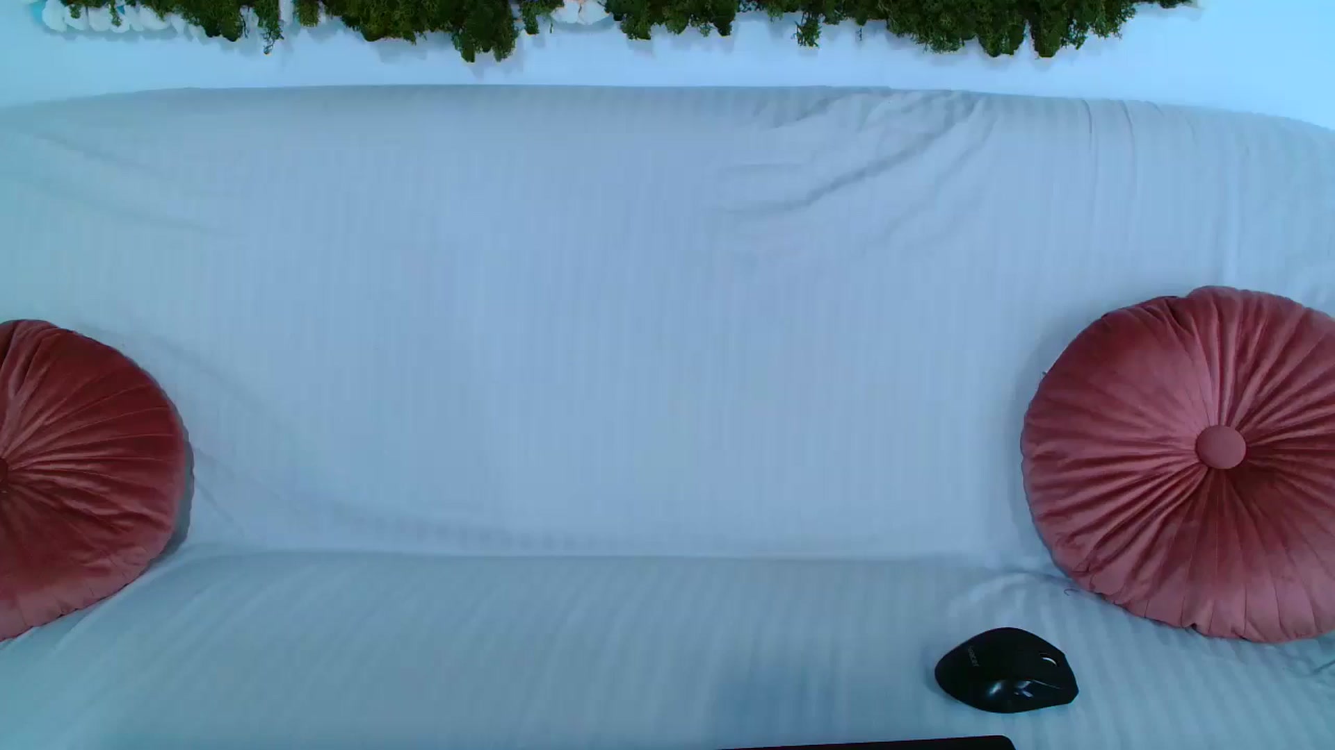 Gallery image thumbnail from GoddessKiarra's myfreecams stream on, 11/24/2025, 21:46 image 14 of 20
