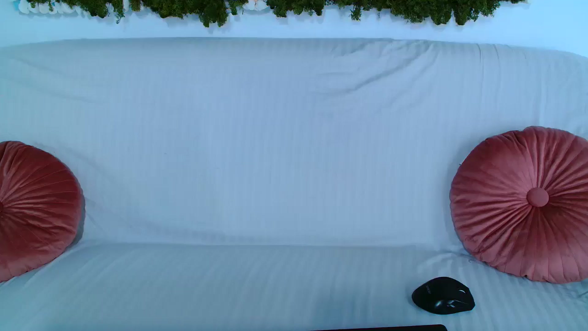 Gallery image thumbnail from GoddessKiarra's myfreecams stream on, 11/24/2025, 21:46 image 18 of 20