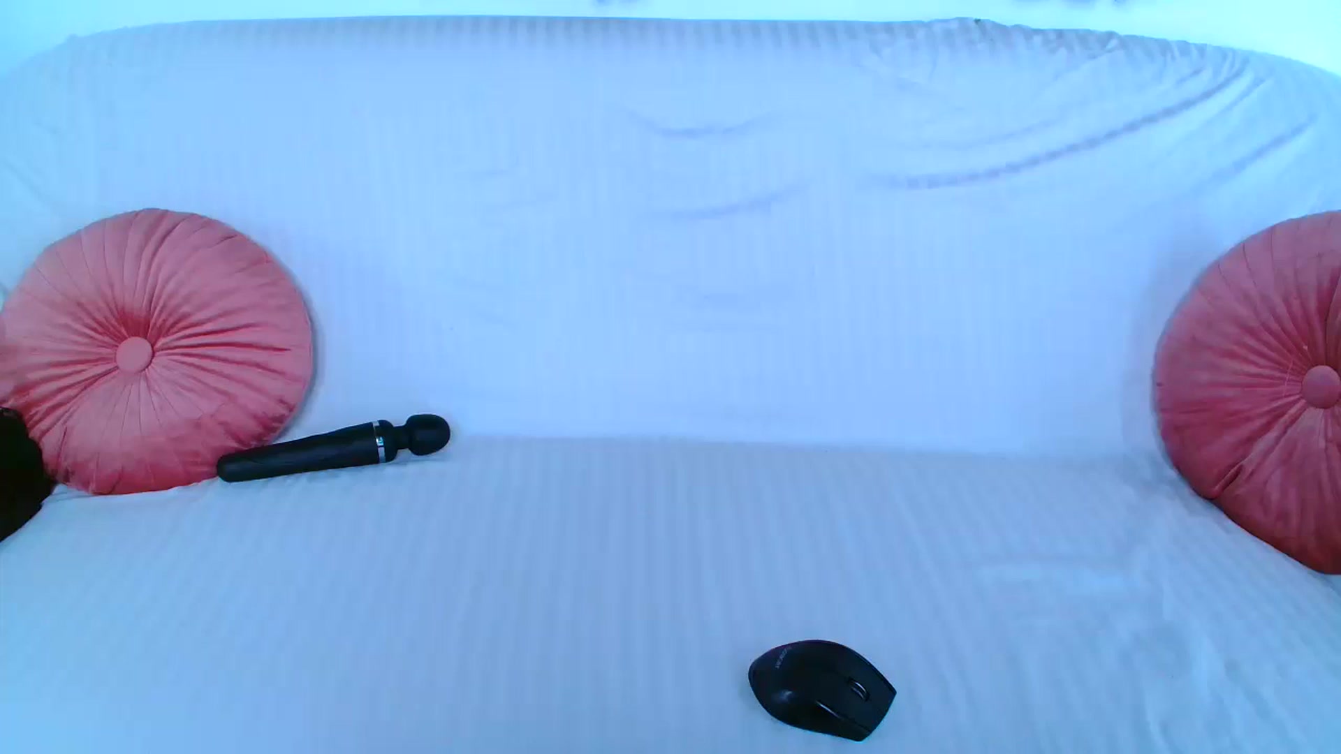 Gallery image thumbnail from GoddessKiarra's myfreecams stream on, 11/29/2025, 24:20 image 17 of 20