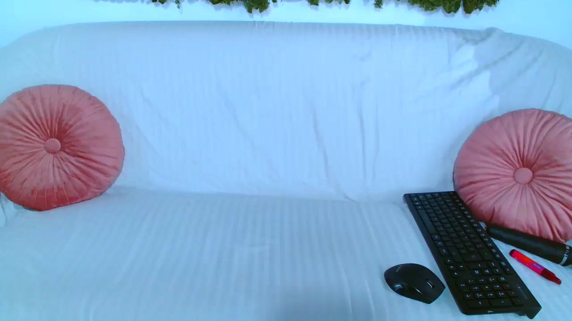 Gallery image thumbnail from GoddessKiarra's myfreecams stream on, 12/02/2025, 21:48 image 15 of 20