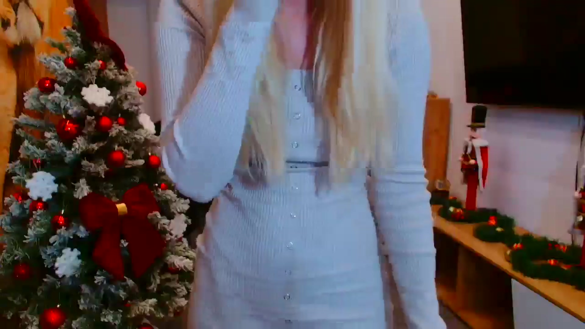 Gallery image thumbnail from GoddessKiarra's myfreecams stream on, 12/21/2025, 21:48 image 12 of 20